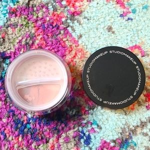 Studio Makeup Luminous Loose Blush